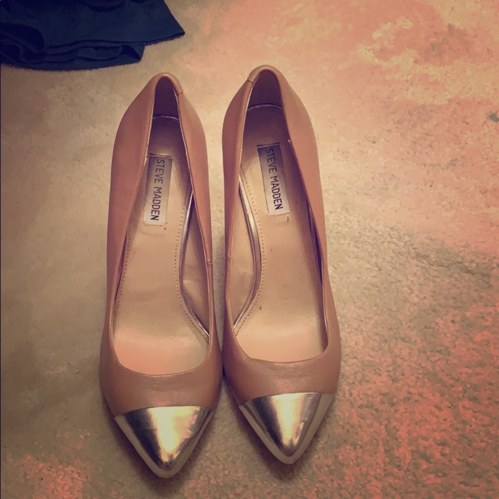 Steve Madden Nude Pumps with Metallic Toe